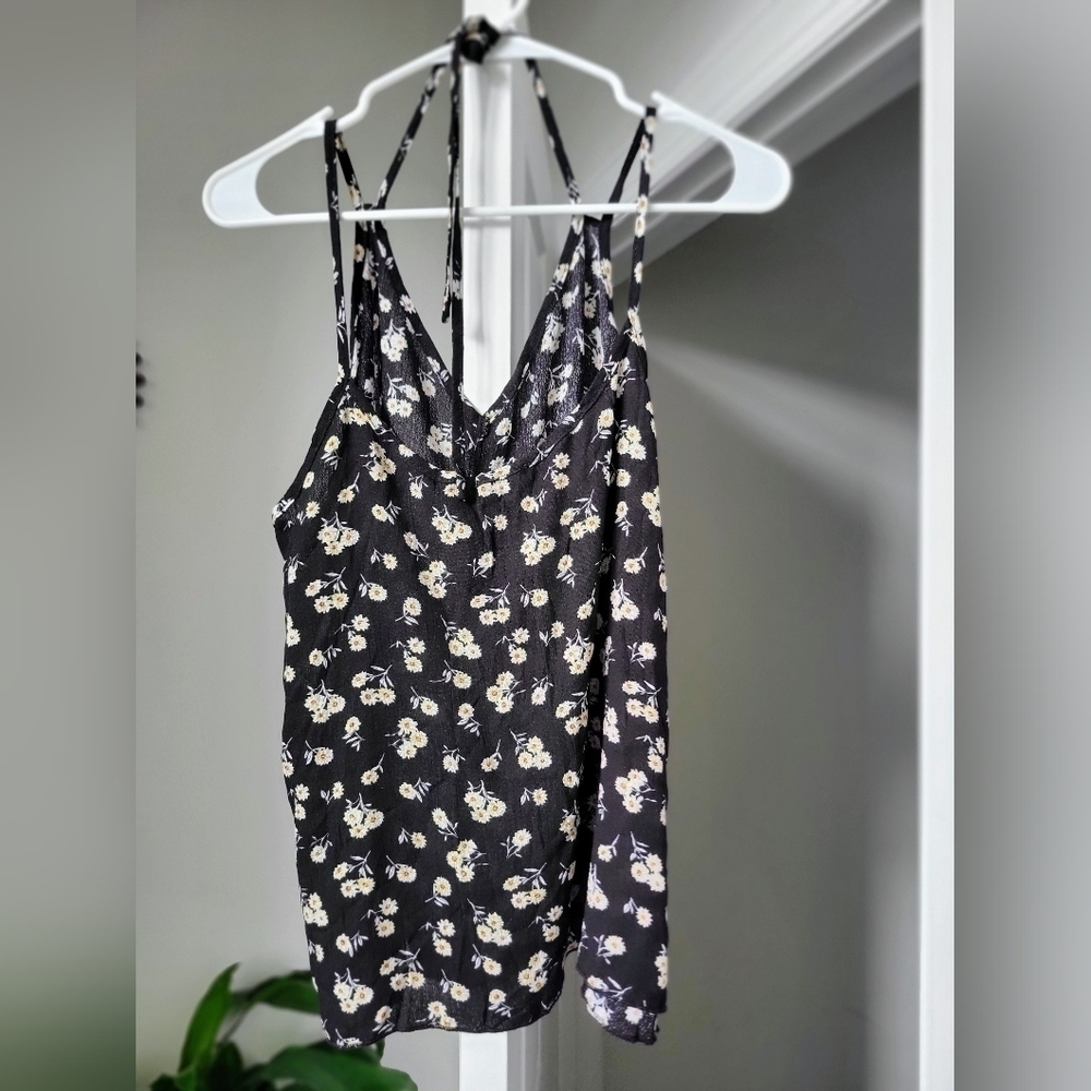 Floral Fake Button Halter Top size:12 - Picture 5 of 5